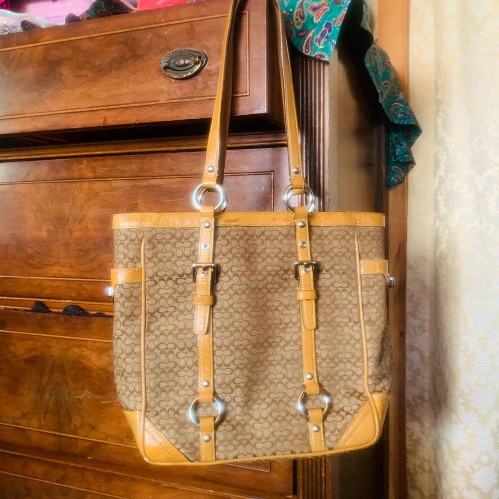 2/$35‼️COACH Signature Gallon Tote